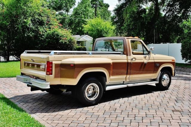 1985 Ford F-350 XLT 24k Original Miles Diesel 4-Speed Immaculate - photo 4