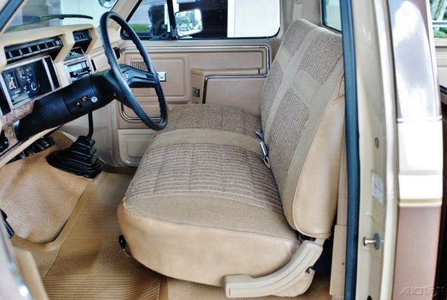 1985 Ford F-350 XLT 24k Original Miles Diesel 4-Speed Immaculate - photo 6