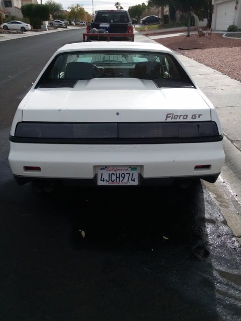 1985 Pontiac Fiero sport - photo 2