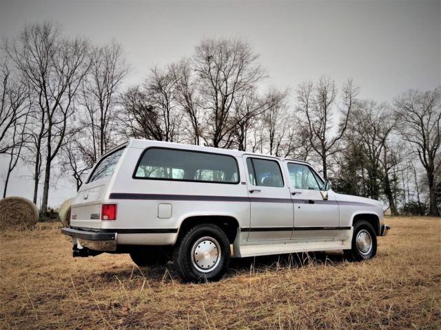 1989 GMC Suburban SLE - photo 9