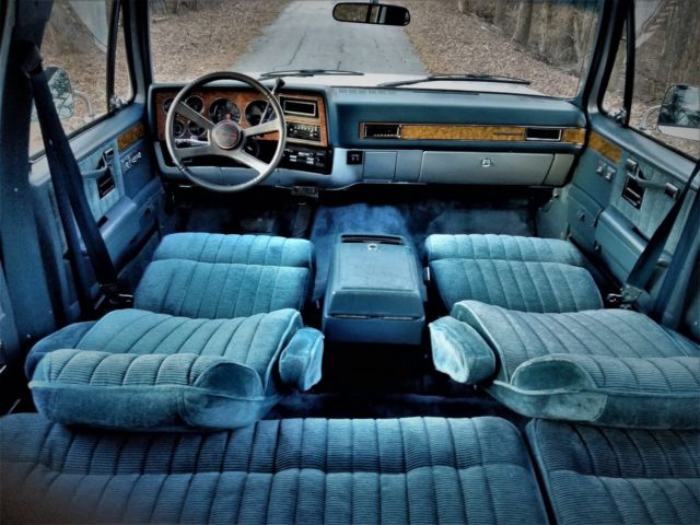 1989 GMC Suburban SLE - photo 13