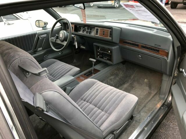 1986 Oldsmobile Cutlass Supreme - photo 2