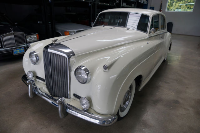 25150 Miles 6.2L V8 AutomaticV8 Sedan 1961 Bentley S2 --