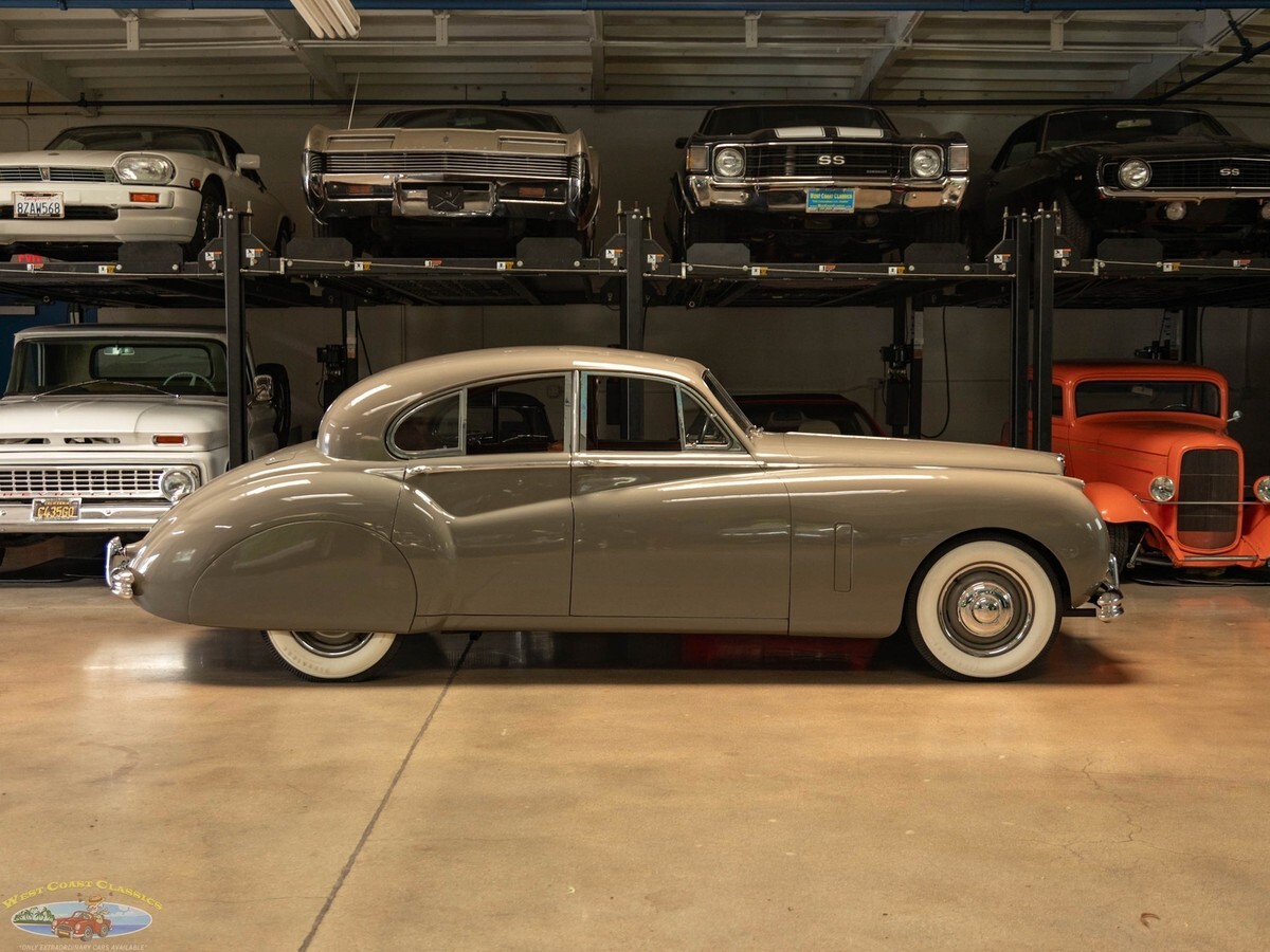 1954 Jaguar Mark VII 4 Door Sedan - photo 3