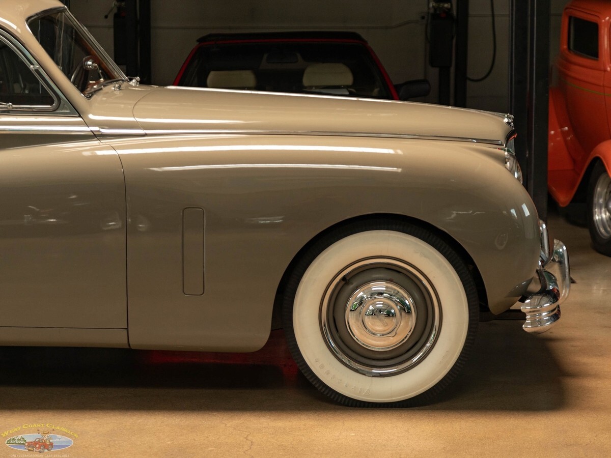 1954 Jaguar Mark VII 4 Door Sedan - photo 4
