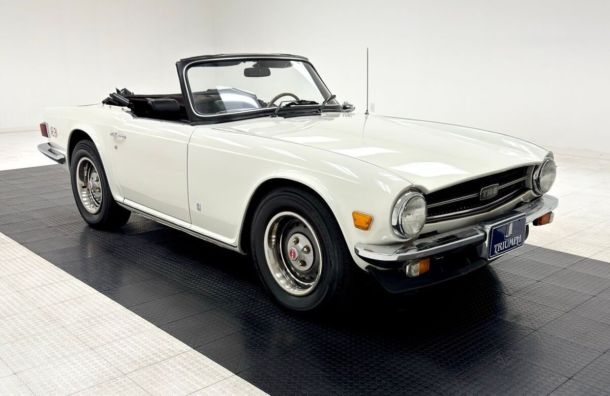1975 Triumph TR-6 Roadster - photo 10