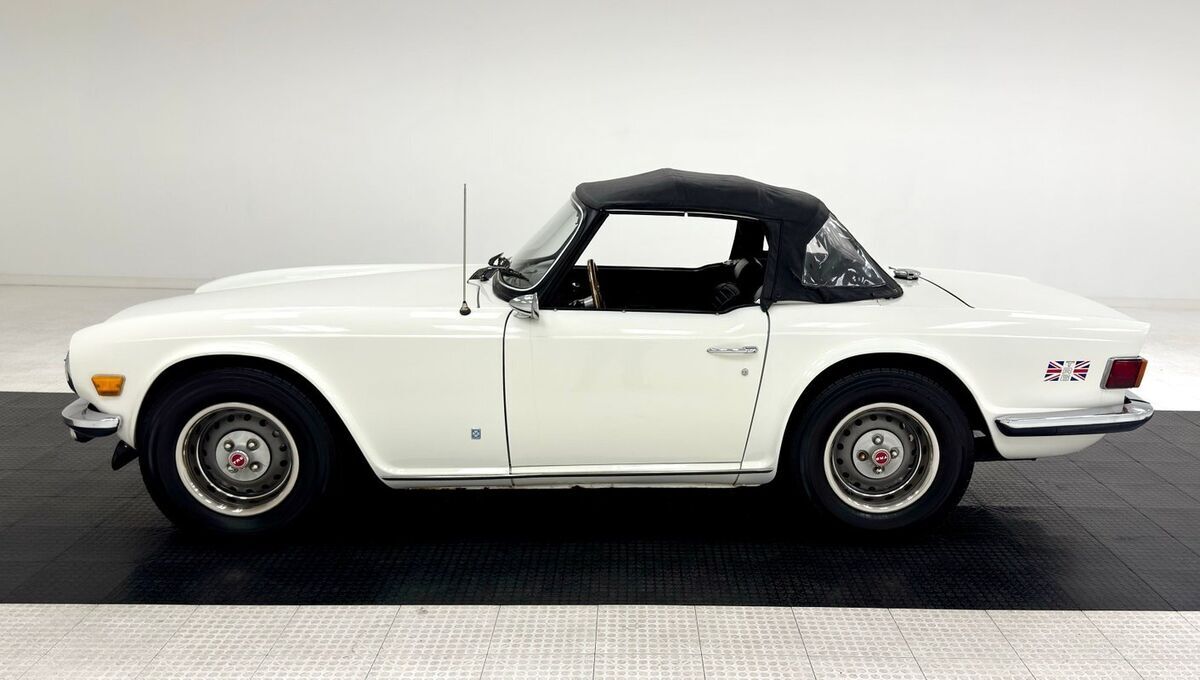 1975 Triumph TR-6 Roadster - photo 3