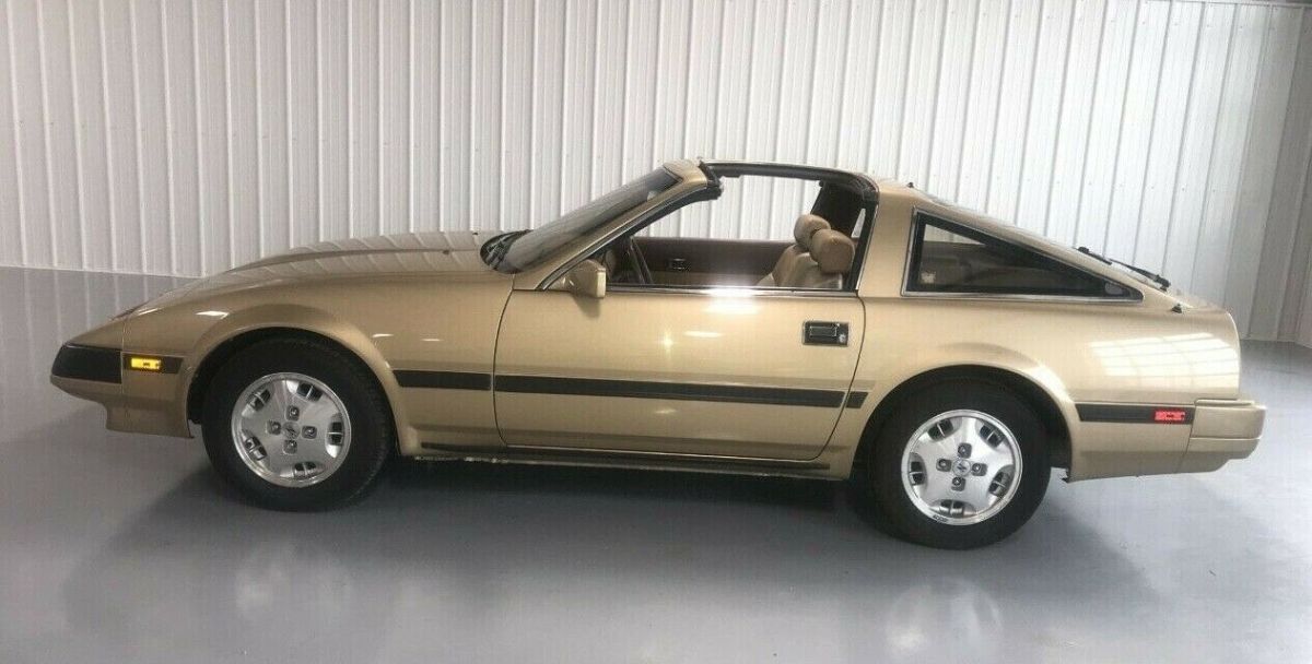 1985 Nissan 300ZX 26,000 MILES, 5-SPEED MANUAL WITH T-TOPS - photo 5