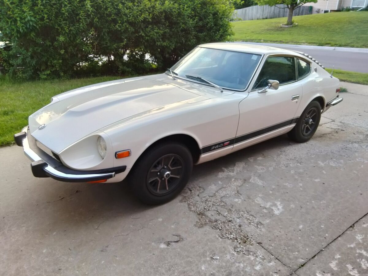260Z DATSUN LOW MILES 32000 VERY CLEAN DUAL CARBS MANUAL TRANSMISSION ORIGINAL 1974 Datsun Z-Series