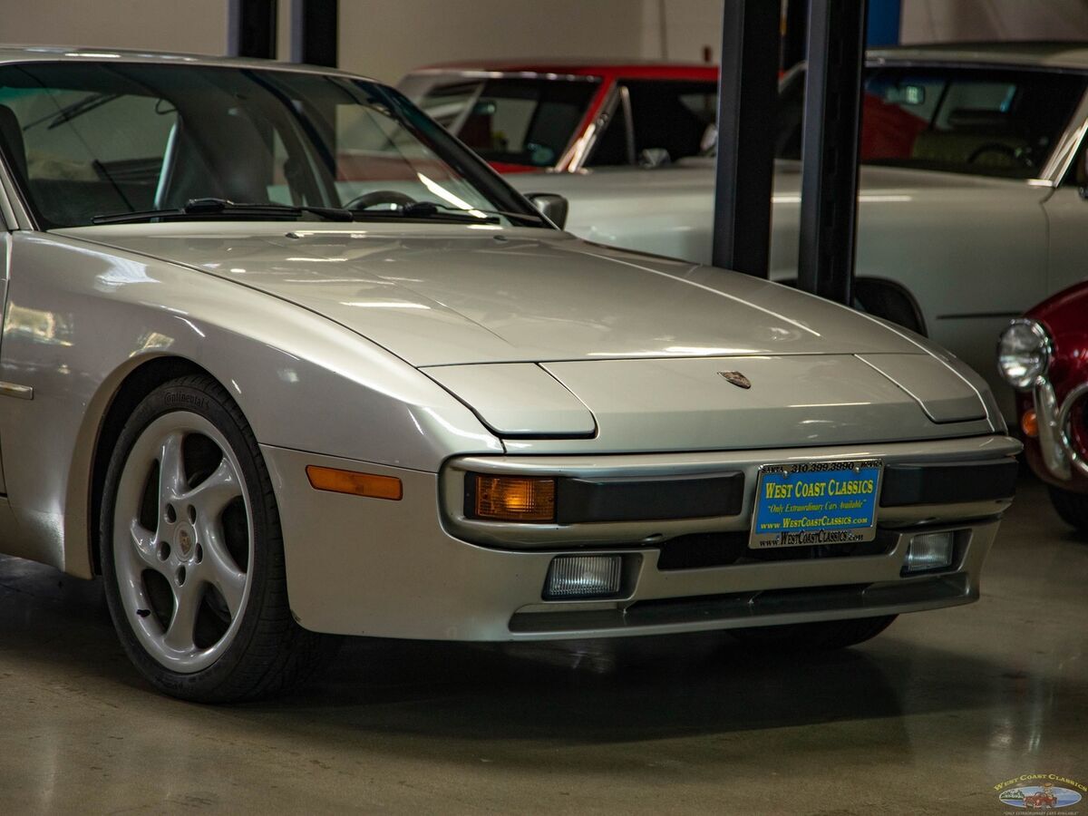 1987 Porsche 944 5 spd Coupe with 27K original miles - photo 12