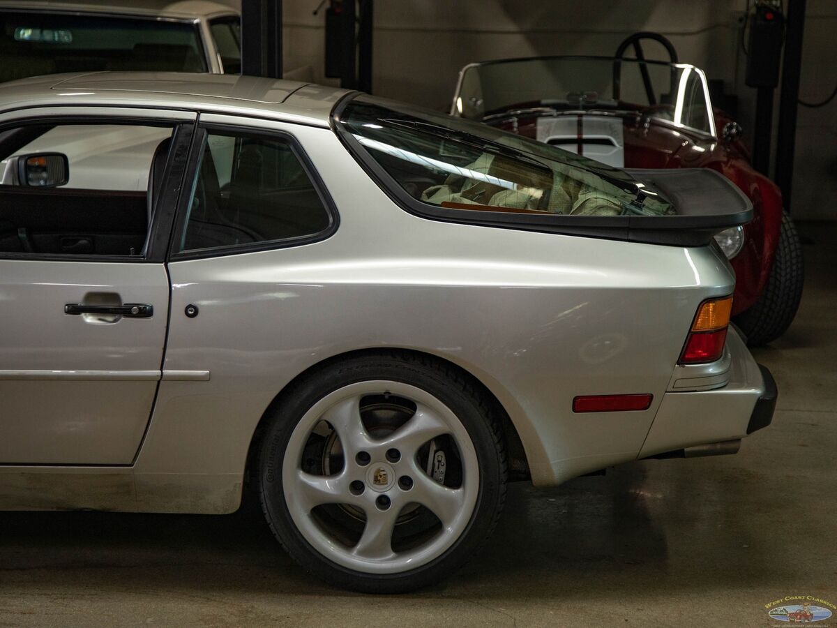 1987 Porsche 944 5 spd Coupe with 27K original miles - photo 7