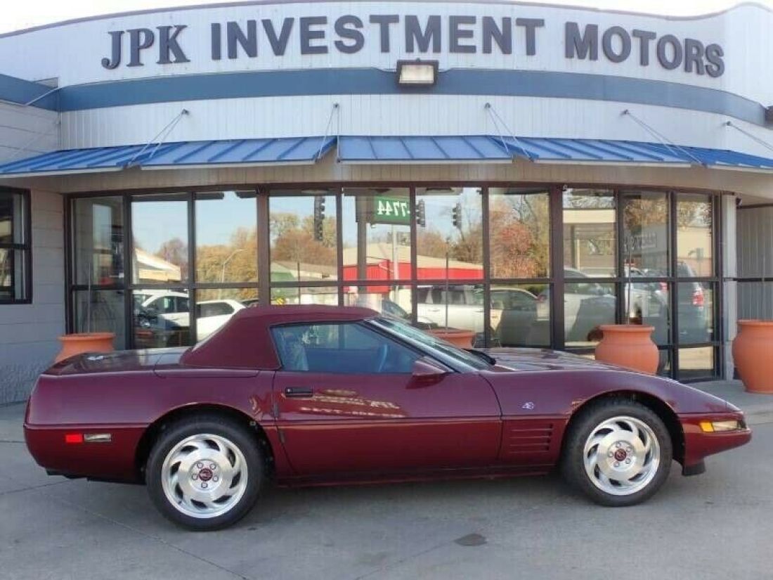 27 Original Miles, Still has the factory plastic 1993 Chevrolet Corvette