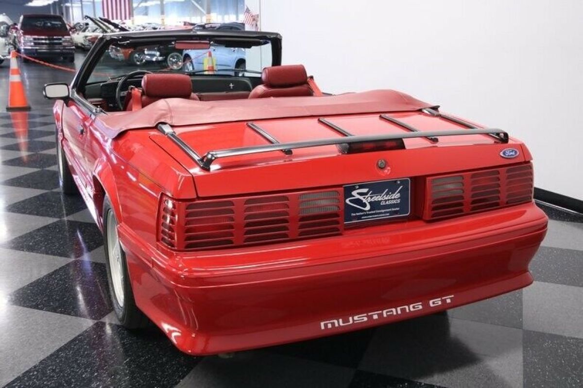 1991 Ford Mustang GT Convertible - photo 11