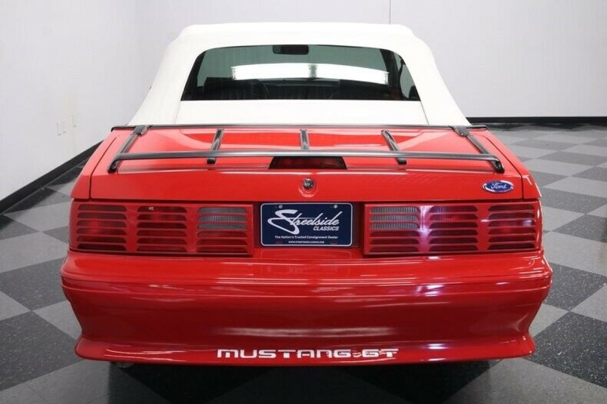 1991 Ford Mustang GT Convertible - photo 12