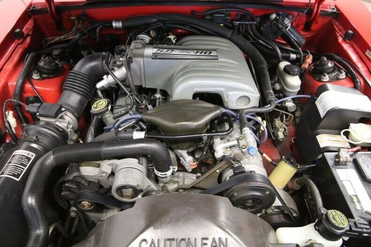 1991 Ford Mustang GT Convertible - photo 4