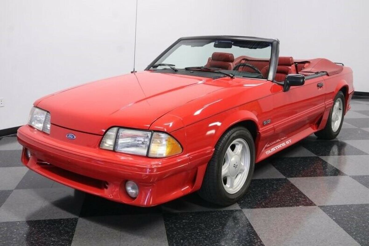 1991 Ford Mustang GT Convertible - photo 6