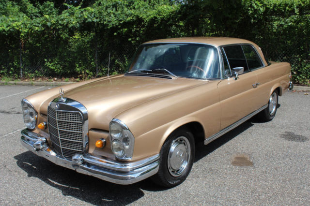 280 SE, 4 SPEED STICK, MOONROOF, RESTORED, BEAUTIFUL PAINT, CHECK OUT THE PHOTOS 1968 Mercedes-Benz 200-Series --