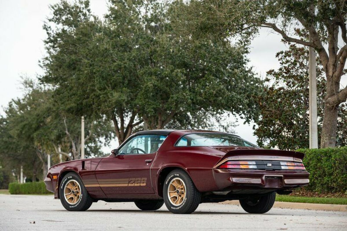 1981 Chevrolet Camaro Z28 - photo 2