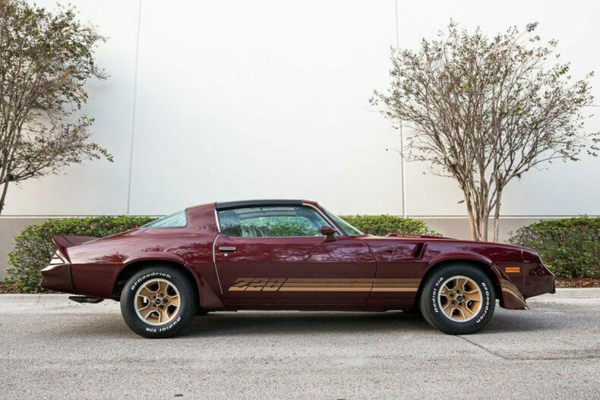 1981 Chevrolet Camaro Z28 - photo 3
