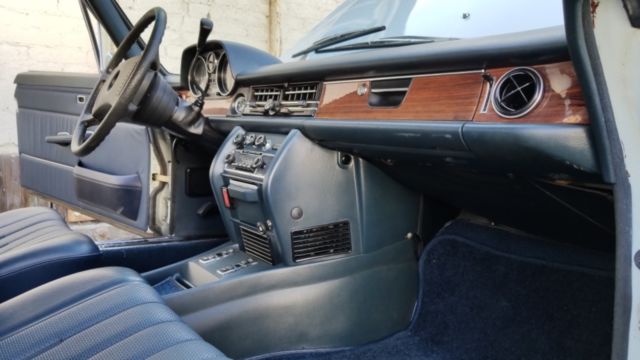 1973 Mercedes-Benz 200-Series - photo 7
