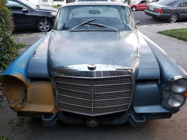 1971 Mercedes-Benz 200-Series - photo 2