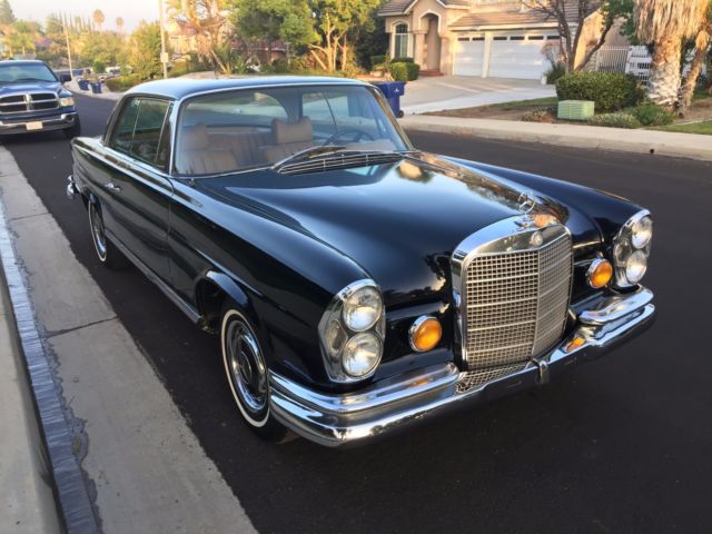 1969 Mercedes-Benz 200-Series