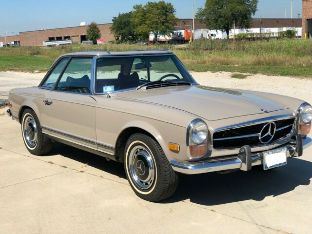 280SL Convertible With hard top and soft top 1970 Mercedes-Benz SL-Class 280SL