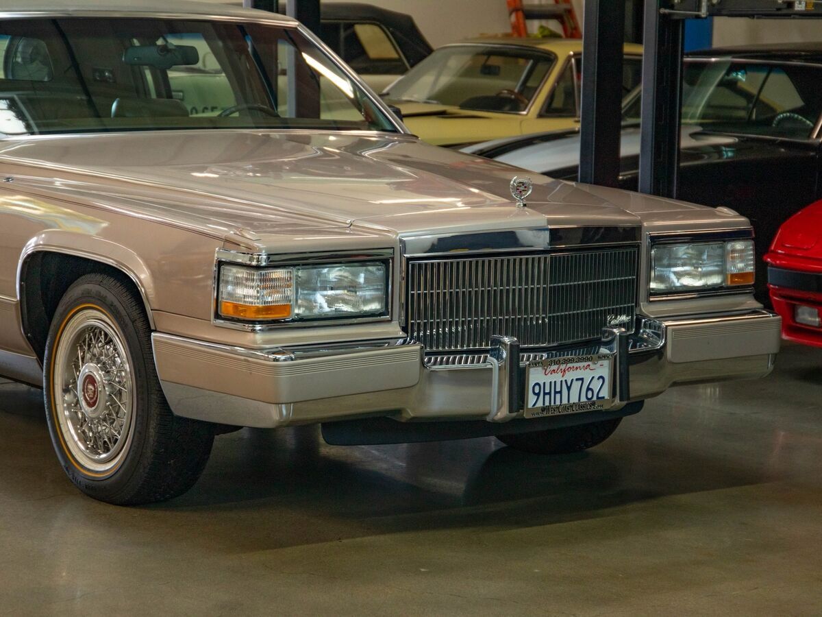 1991 Cadillac Brougham 5.7L V8 4 Dr Sedan with 28K original mile - photo 12