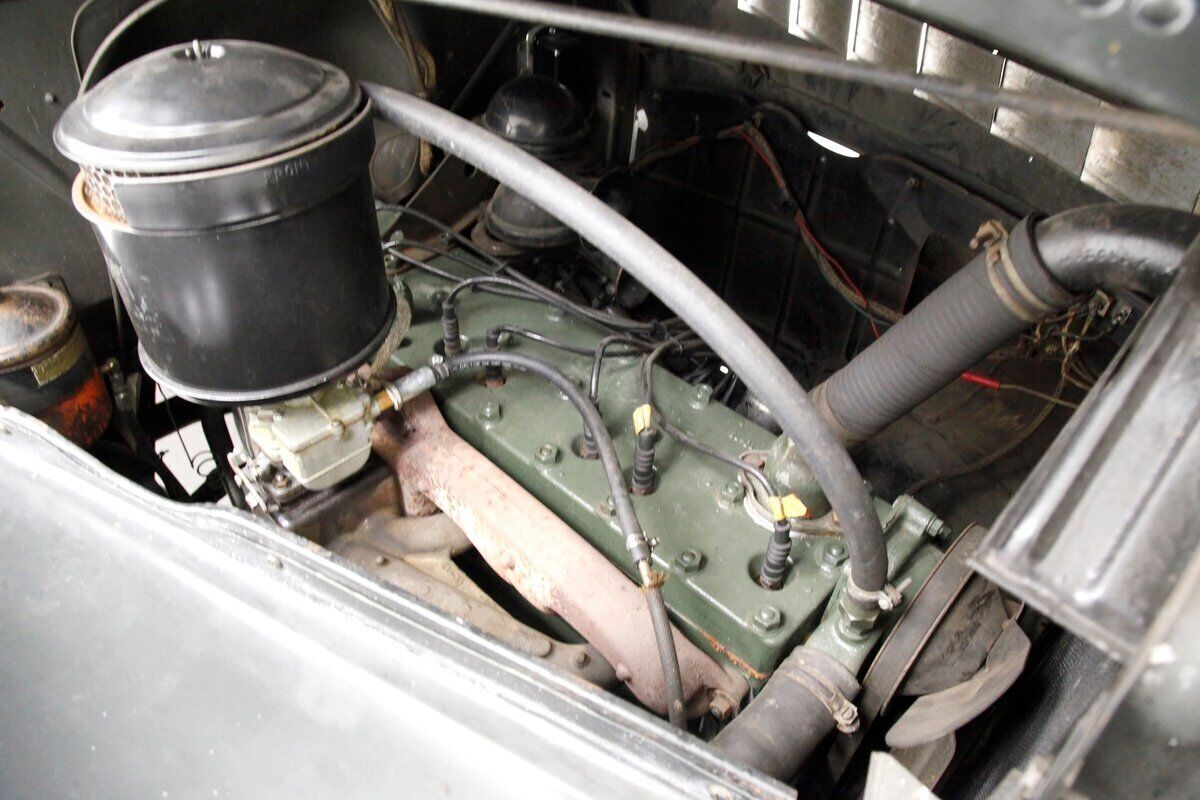 1940 Packard 120 Sedan - photo 10