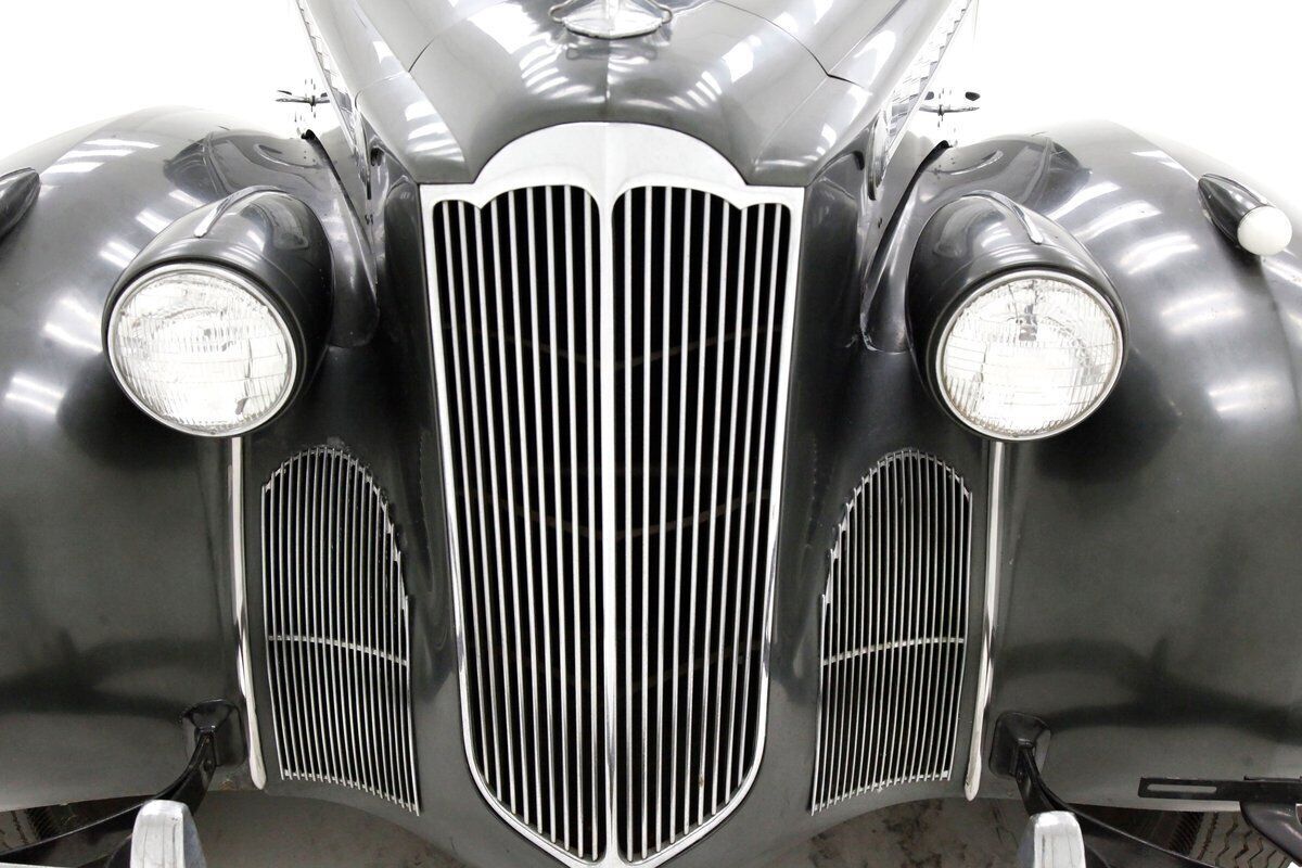 1940 Packard 120 Sedan - photo 12