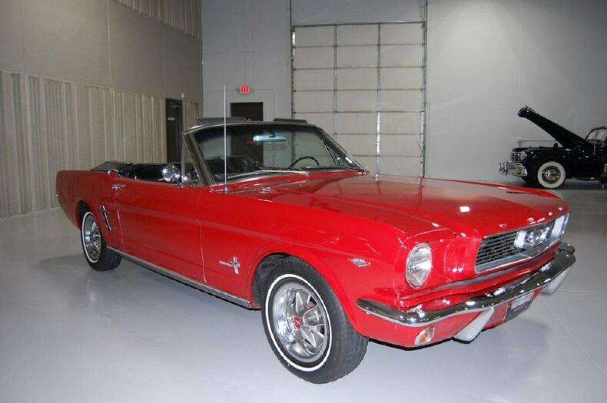 1966 Ford Mustang Convertible - photo 4