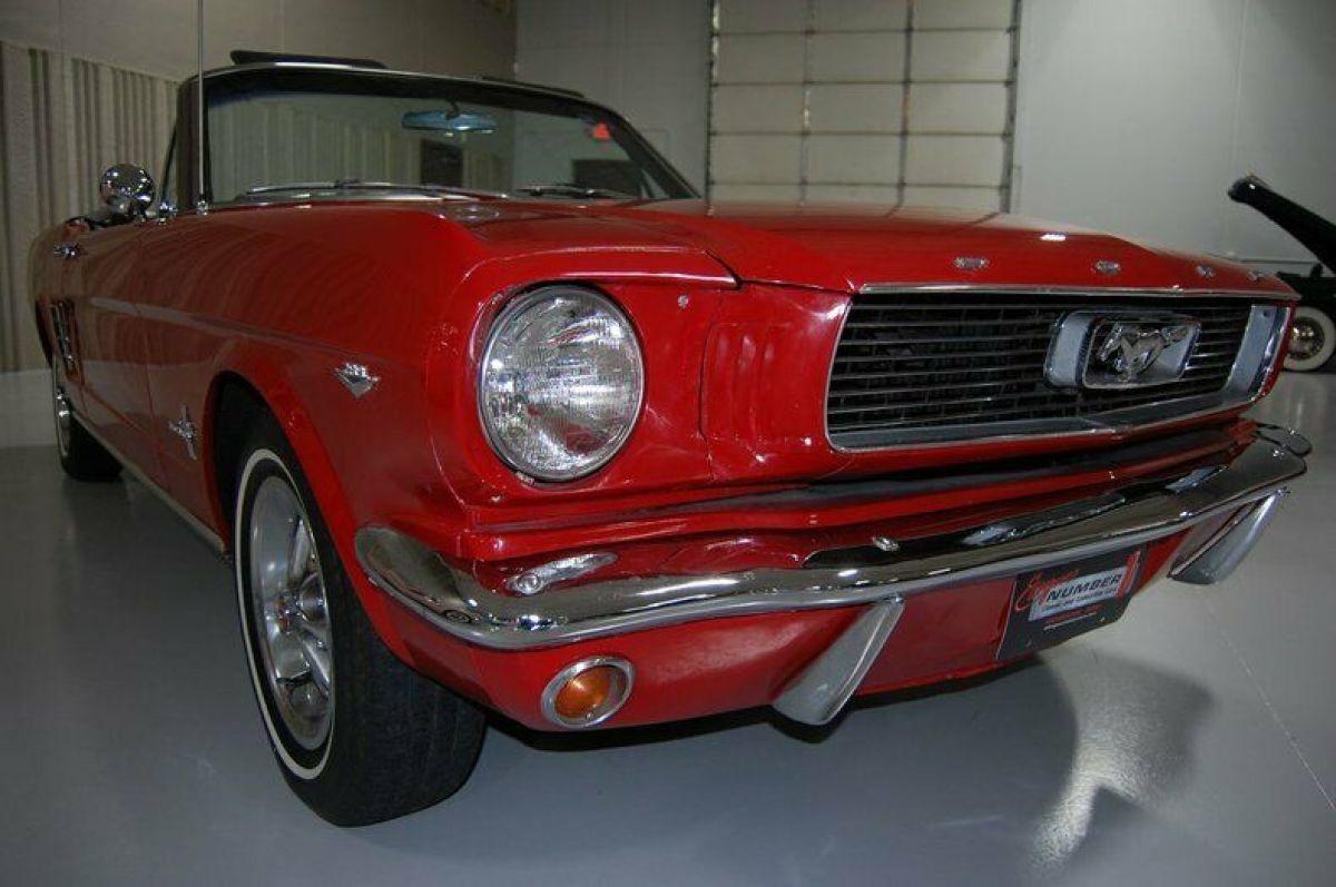 1966 Ford Mustang Convertible - photo 9