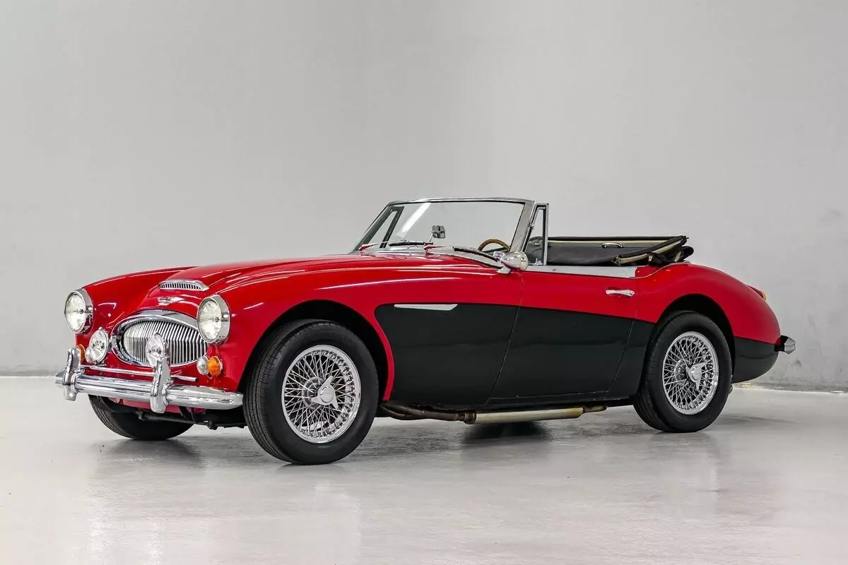 2912 cc - 4 Speed Manual$734/Month 1967 Austin-Healey 3000 MKII BJ8