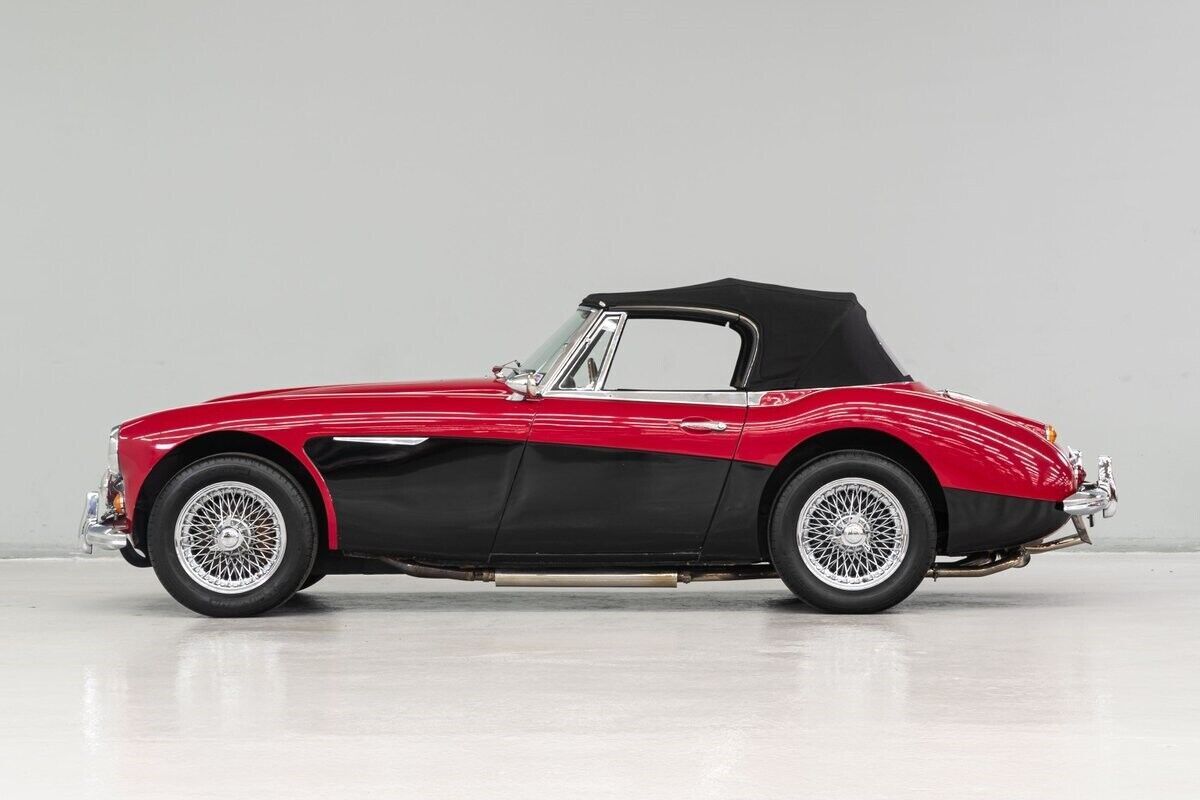 1967 Austin-Healey 3000 MKII BJ8 - photo 3