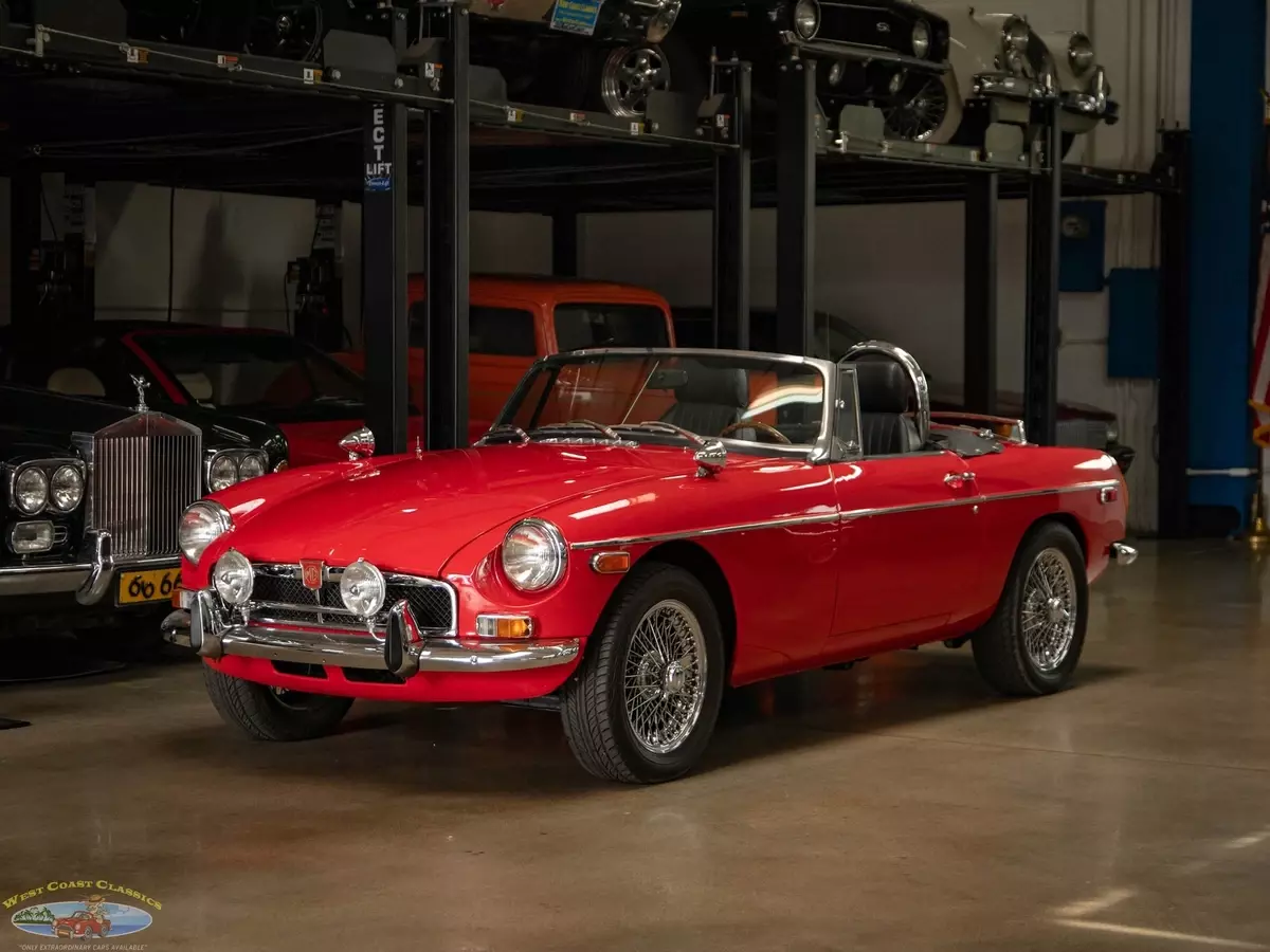1973 MG B Custom 2 door Convertible Roadster