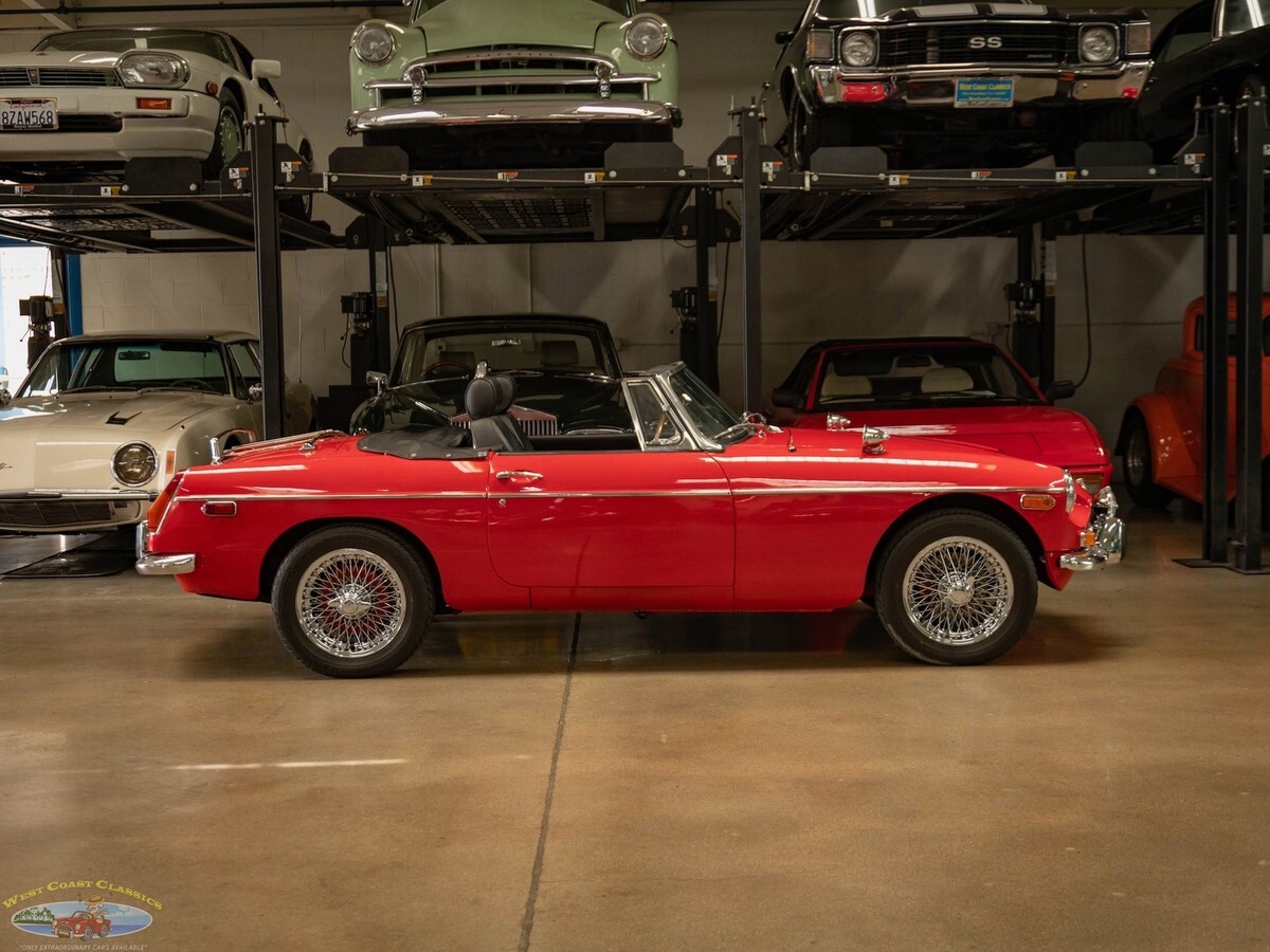 1973 MG B Custom 2 door Convertible Roadster - photo 3