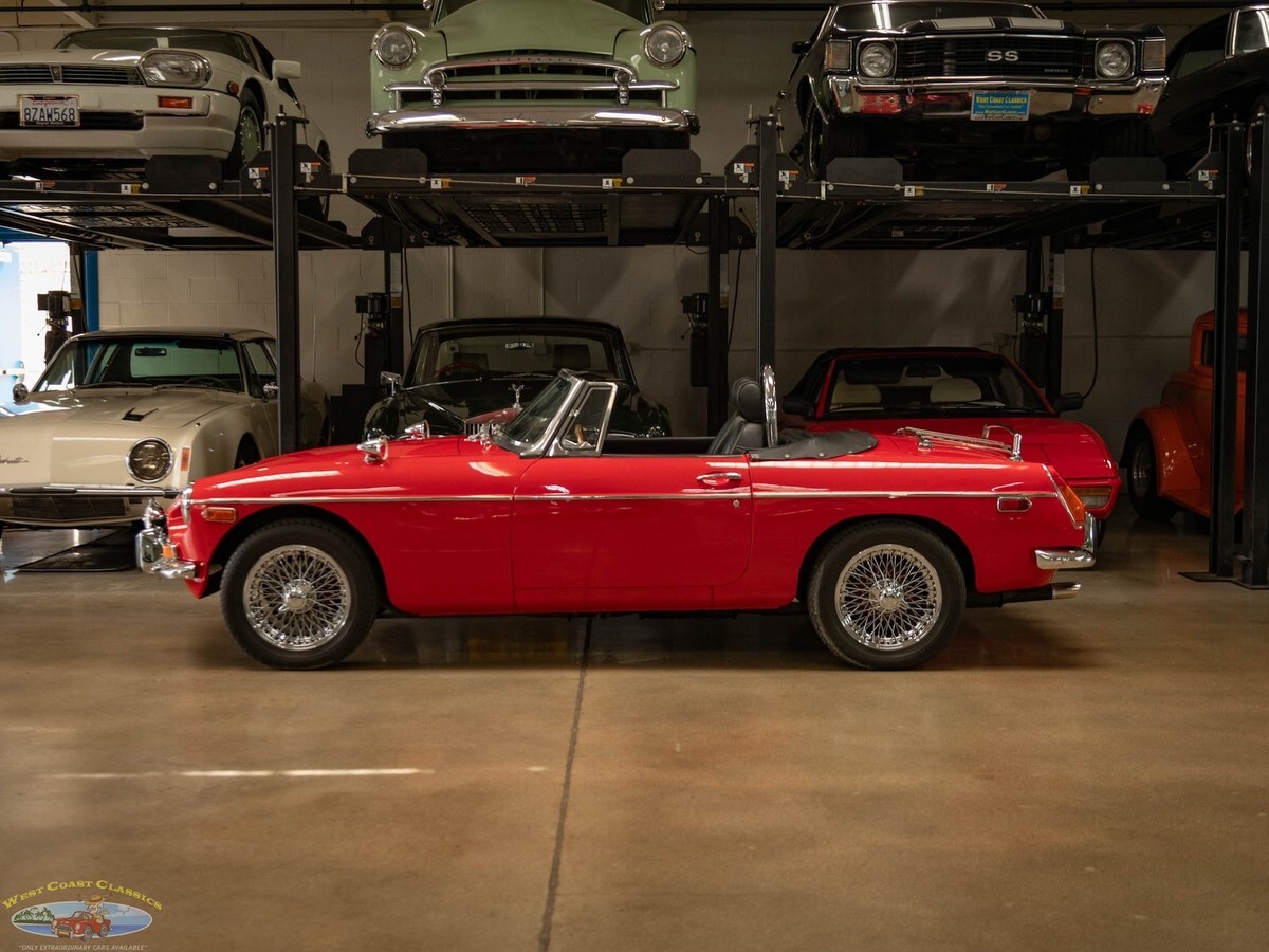 1973 MG B Custom 2 door Convertible Roadster - photo 6