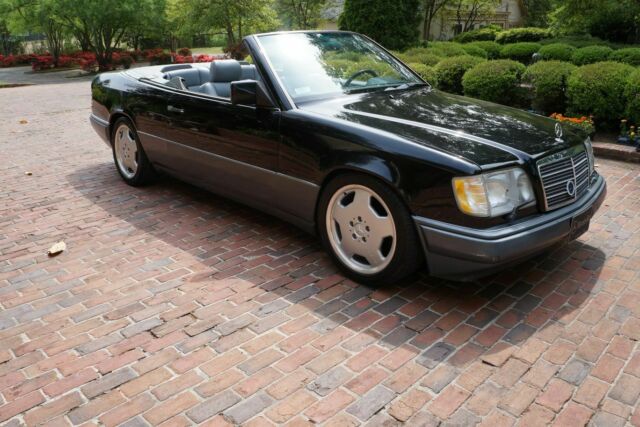 2dr Convertible E320 1994 Mercedes-Benz 300 Series 116000 Miles 1994 Mercedes-Benz 300 Series E320 Convertible