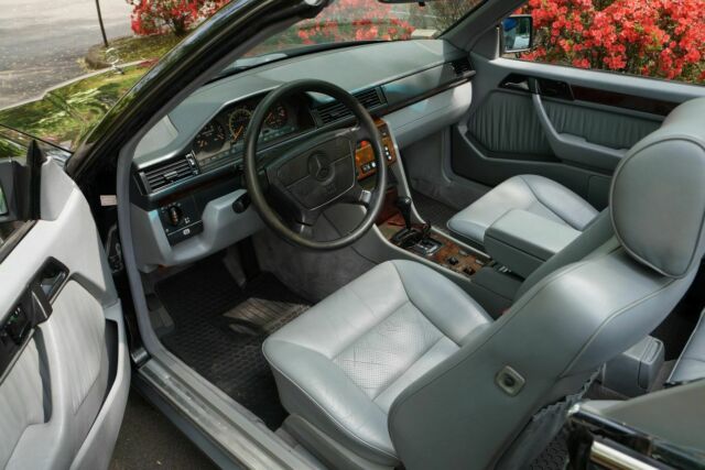 1994 Mercedes-Benz 300 Series E320 Convertible - photo 11