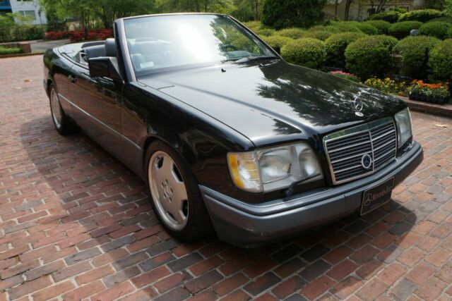 1994 Mercedes-Benz 300 Series E320 Convertible - photo 2