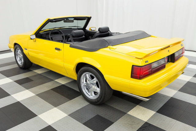 1993 Ford Mustang 2dr Convertible LX 5.0L - photo 8