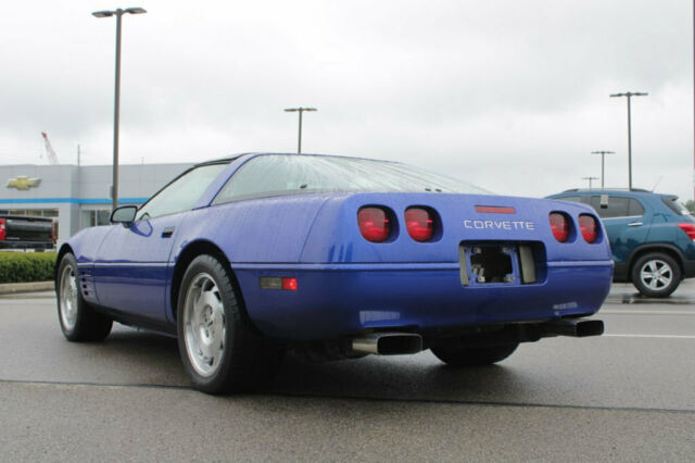 1994 Chevrolet Corvette 2dr Coupe Hatchback - photo 2