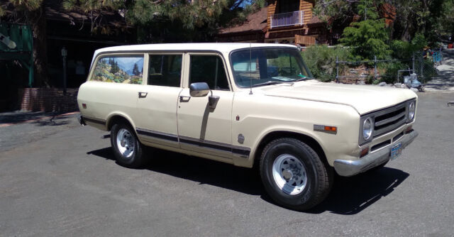1970 International Harvester Travelall - photo 2