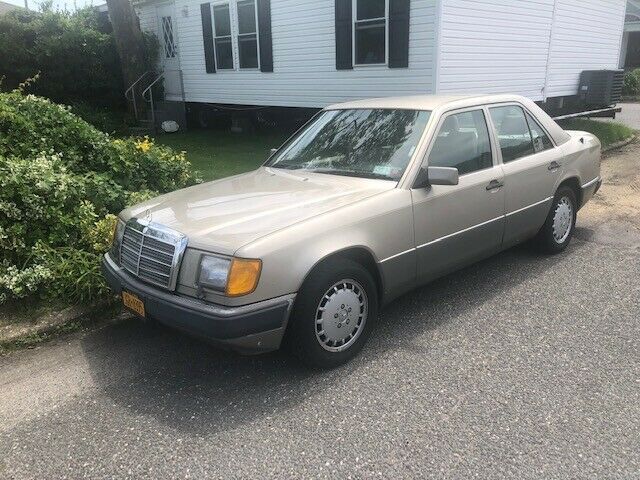 2nd Owner - 1990 Mercedez Benz 300E - Clean Car - very good condition 1990 Mercedes-Benz 300-Series