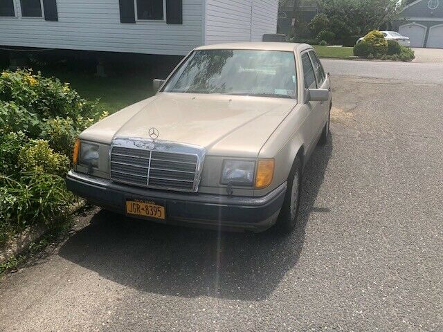 1990 Mercedes-Benz 300-Series 300E Very Clean Reliable Car Only 116K miles - photo 4