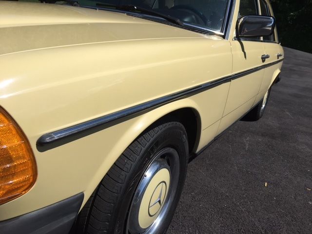 1977 Mercedes-Benz 200-Series 240D - photo 9