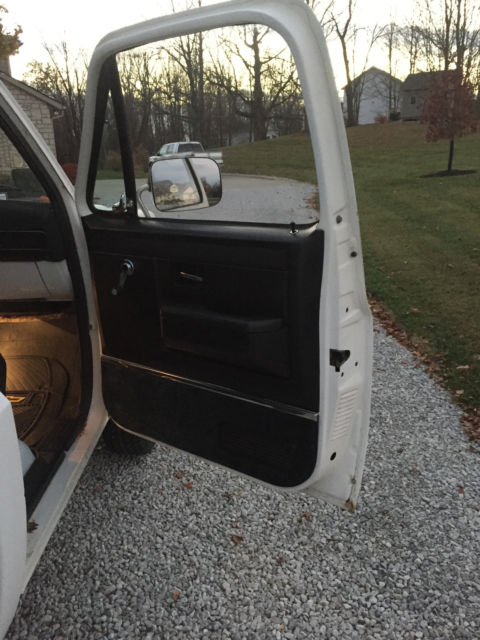 1983 Chevrolet C/K Pickup 1500 Custom Deluxe - photo 11