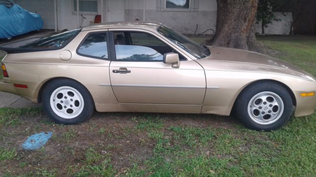 2nd owner Porsche 944 Florida Car No Rust 110000 Miles Clean Ready to go! 1987 Porsche 944 Trim package