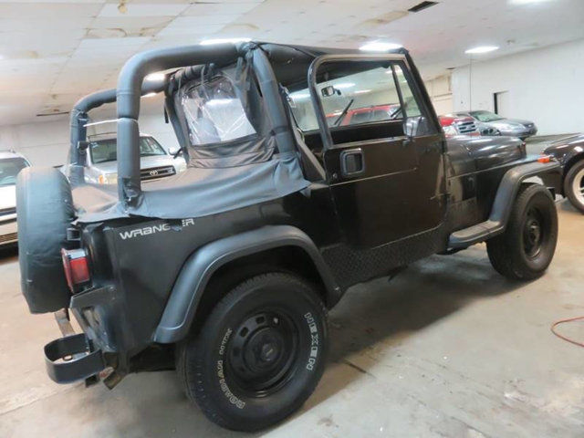 1992 Jeep Wrangler 4X4 / 4.0L V6 - photo 4