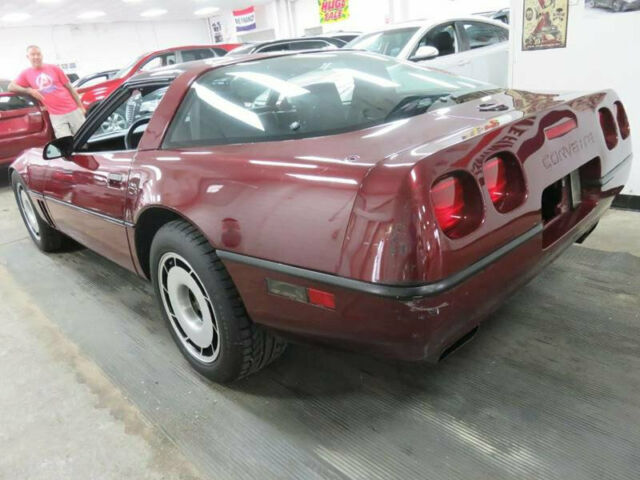 1985 Chevrolet Corvette 5.7L TPI V8 - photo 2
